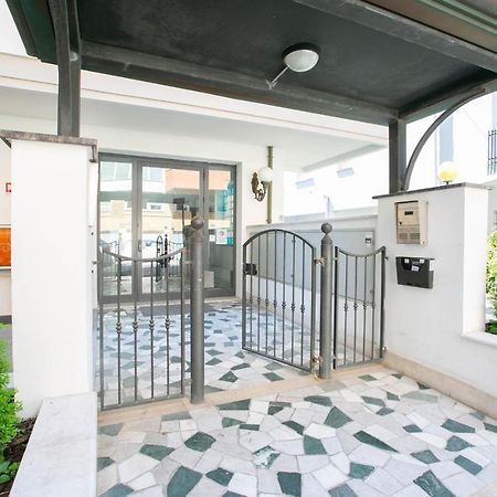 Residence Villa Dei Pini Rimini Exterior photo