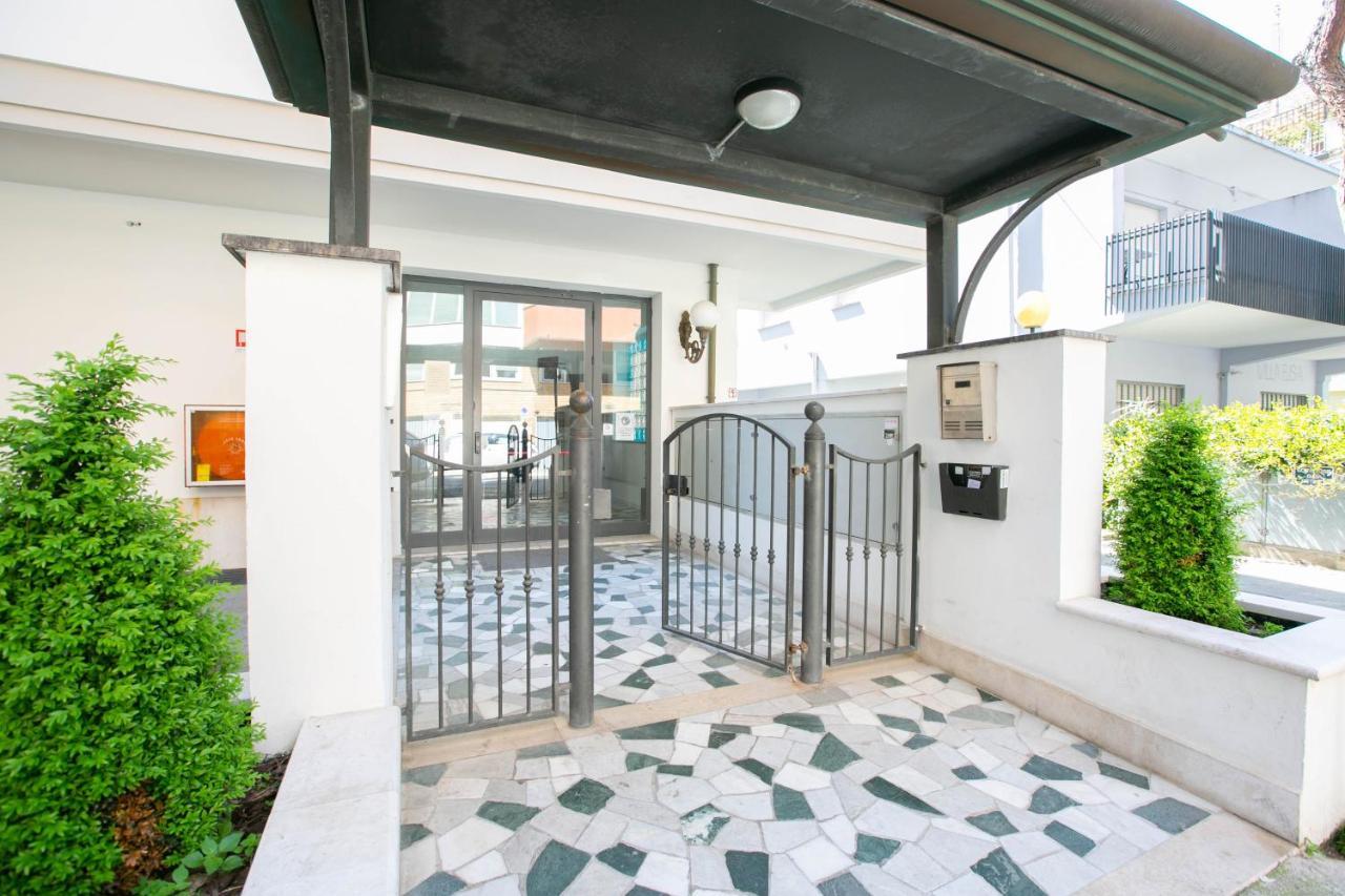Residence Villa Dei Pini Rimini Exterior photo
