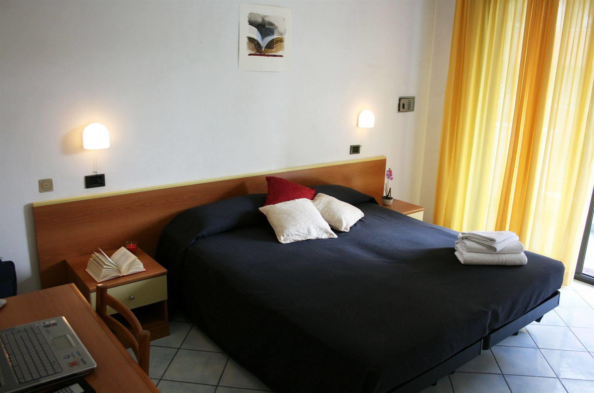 Residence Villa Dei Pini Rimini Exterior photo
